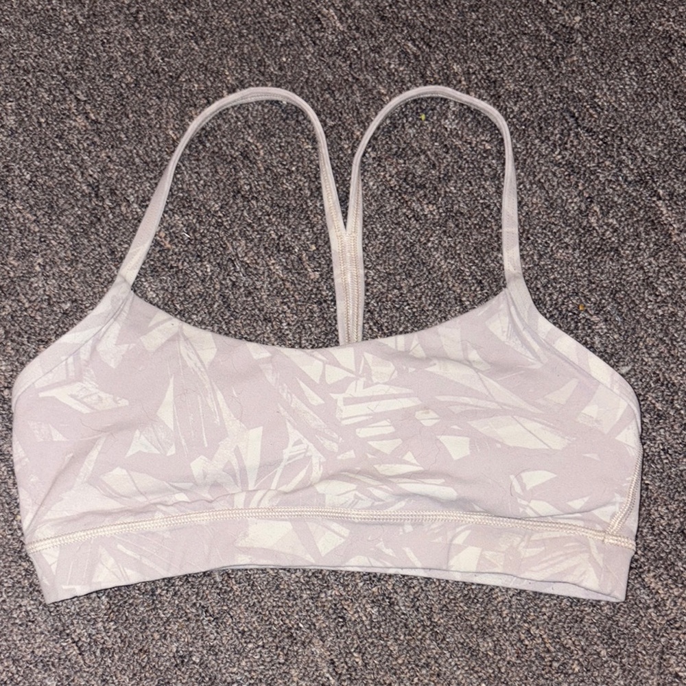 Lululemon Cream Sports Bra with Seamless Design and Light Support